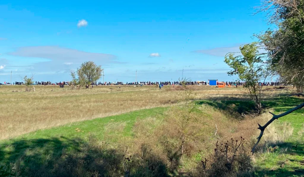 Очередь на&nbsp;КПП «Верхний Ларс». Фото: архив «Вёрстки»