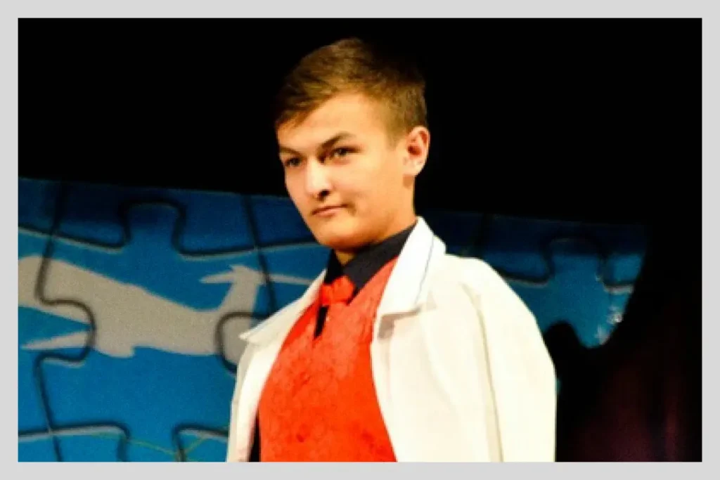 Данила Степанков во&nbsp;время выступления в&nbsp;команде КВН. Источник: архивное фото из&nbsp;Vk.watch, 2016 год. 