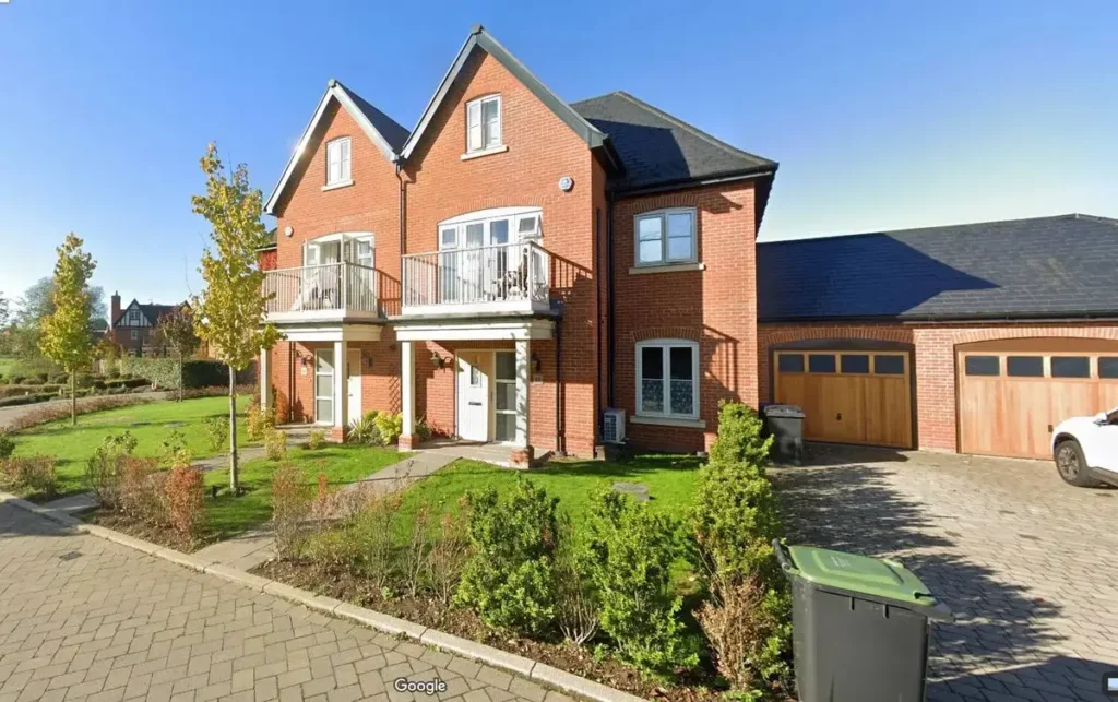 Особняк Сергея Савицкого в&nbsp;пригороде Лондона. Фото: Google Maps.