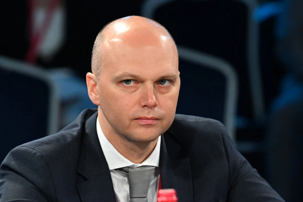 Алексей Беспрозванных во&nbsp;время заседания на&nbsp;Санкт-Петербургском Экономическом форуме в&nbsp;2023&nbsp;году.