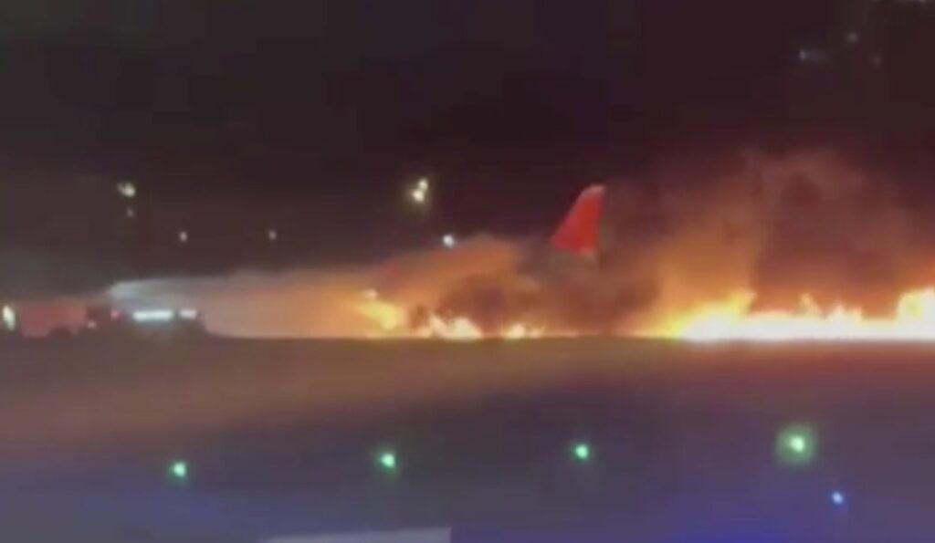 За один день с&nbsp;Sukhoi Superjet-100 произошло минимум два инцидента: в&nbsp;Анталии и&nbsp;в&nbsp;Красноярске