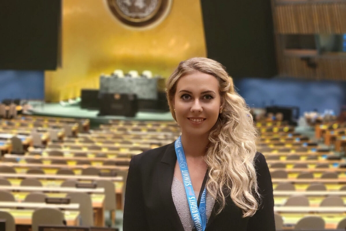 Номма Зарубина в&nbsp;зале Генассамблеи ООН в&nbsp;Нью-Йорке. ВКонтакте Номмы Зарубиной