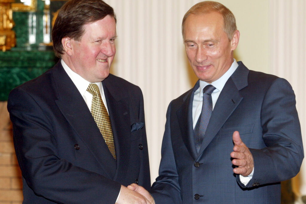 25 лет назад, 7 мая 2000 года Владимир Путин впервые принял присягу как президент России<br />
