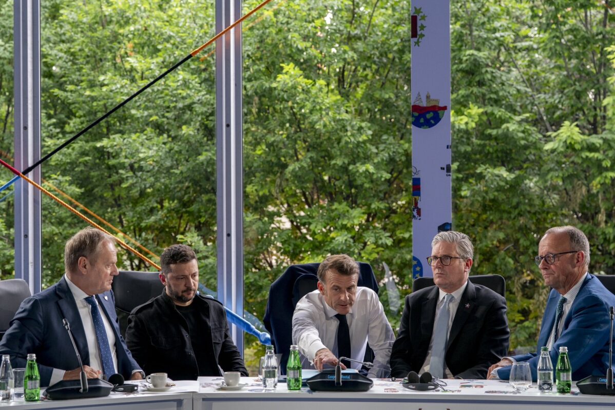 Переговорный процесс был начат, потому что Россию и&nbsp;Украину к&nbsp;нему пригласили американские партнеры. Они полагали, что война идет, потому что стороны конфликта не&nbsp;говорят