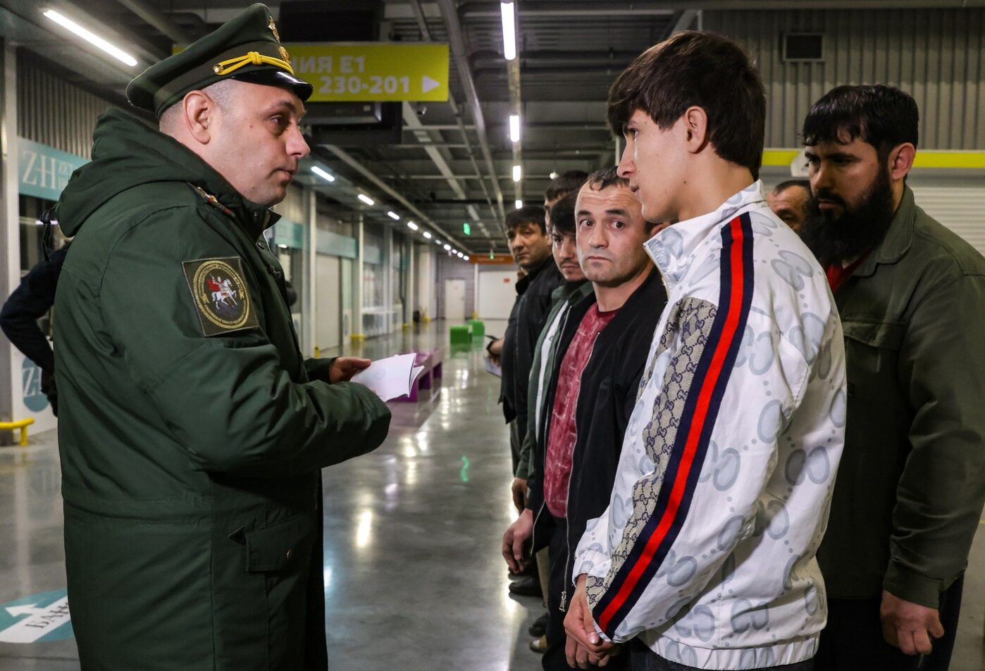 Рейд по&nbsp;обеспечению постановки на&nbsp;воинский учёт мигрантов в&nbsp;Новосибирске