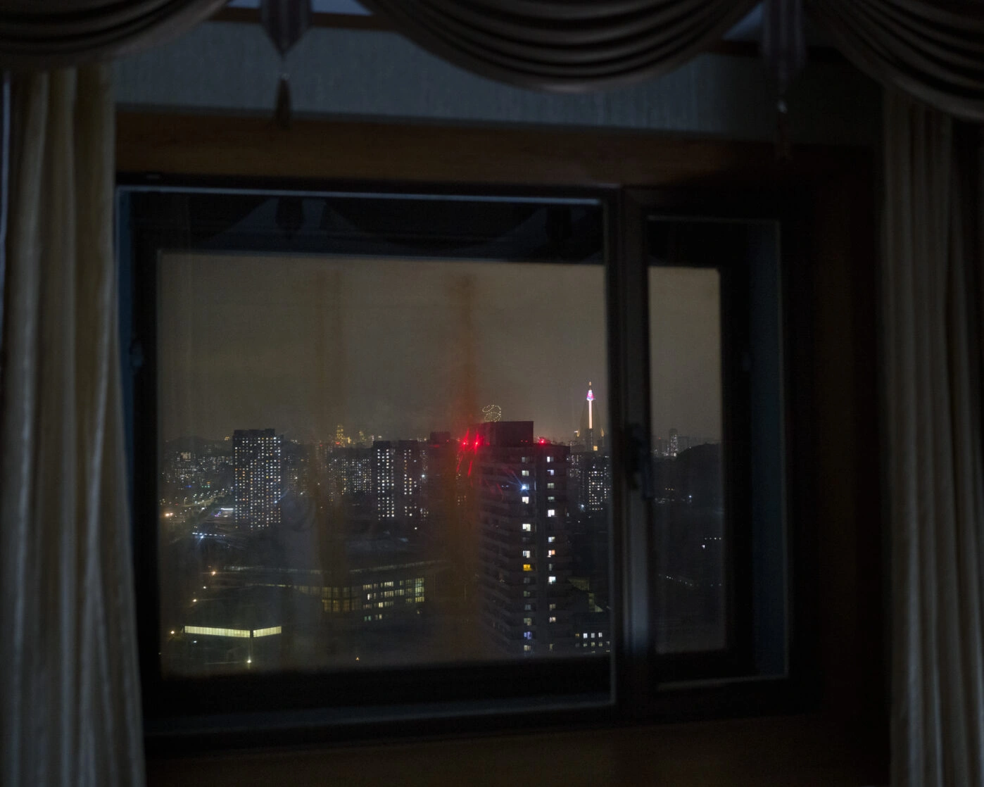 Вид из&nbsp;гостиницы Chongnyon (молодежная) в&nbsp;Пхеньяне, Северная Корея