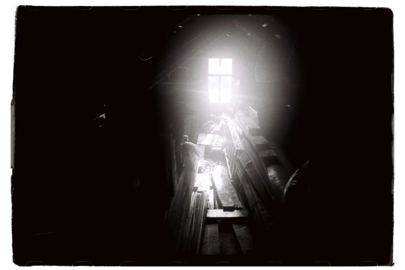 Фотограф Владимир Аверин в&nbsp;фотопроекте о&nbsp;болезни Альцгеймера у&nbsp;близкого человека рассказывает, с&nbsp;какими трудностями сталкивается человек, ухаживающий за&nbsp;больным