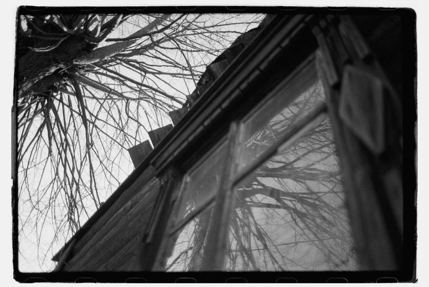 Фотограф Владимир Аверин в&nbsp;фотопроекте о&nbsp;болезни Альцгеймера у&nbsp;близкого человека рассказывает, с&nbsp;какими трудностями сталкивается человек, ухаживающий за&nbsp;больным