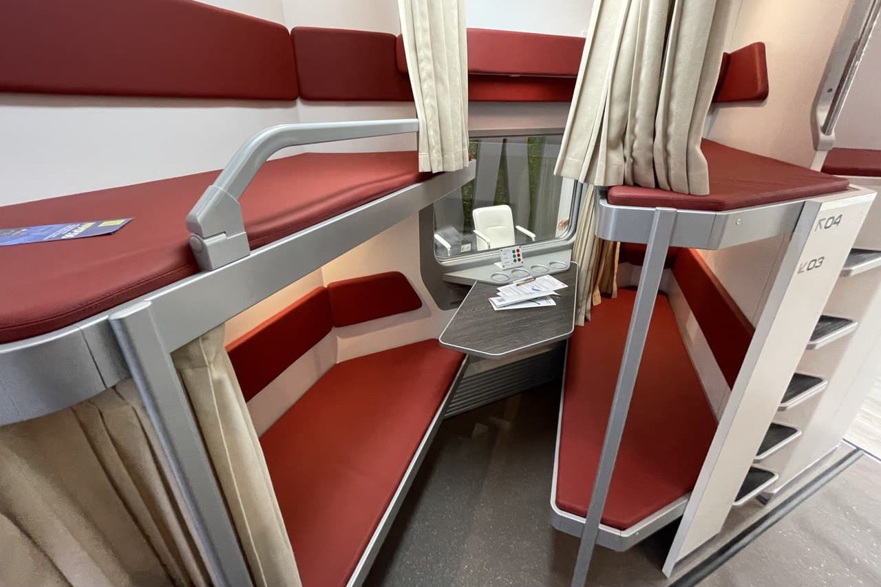 РЖД обещает запустить новое поколение вагонов дальнего следования: купейные, СВ, плацкарт и&nbsp;капсулы