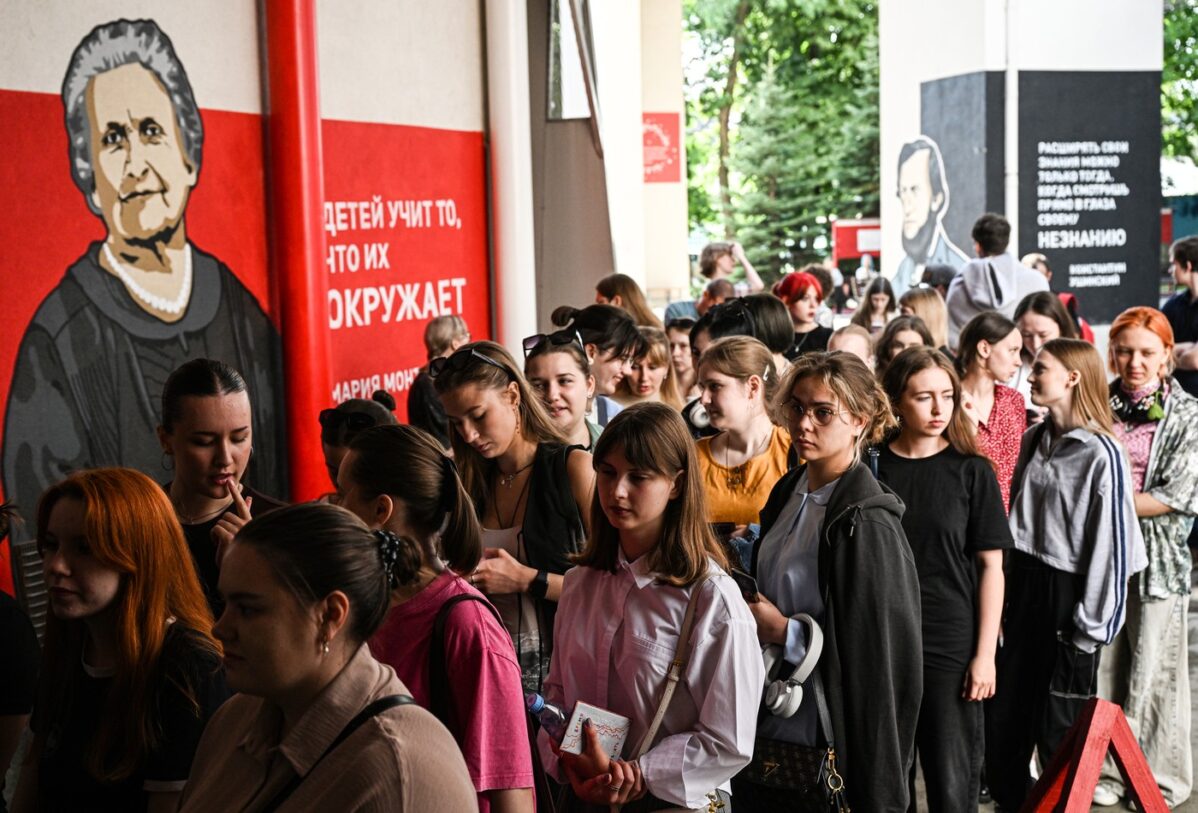 Выпускникам колледжей теперь нужно сдавать ЕГЭ для поступления на&nbsp;непрофильные специальности; вводится минимальный порог в&nbsp;50&nbsp;баллов ЕГЭ для платного обучения на&nbsp;ряде направлений