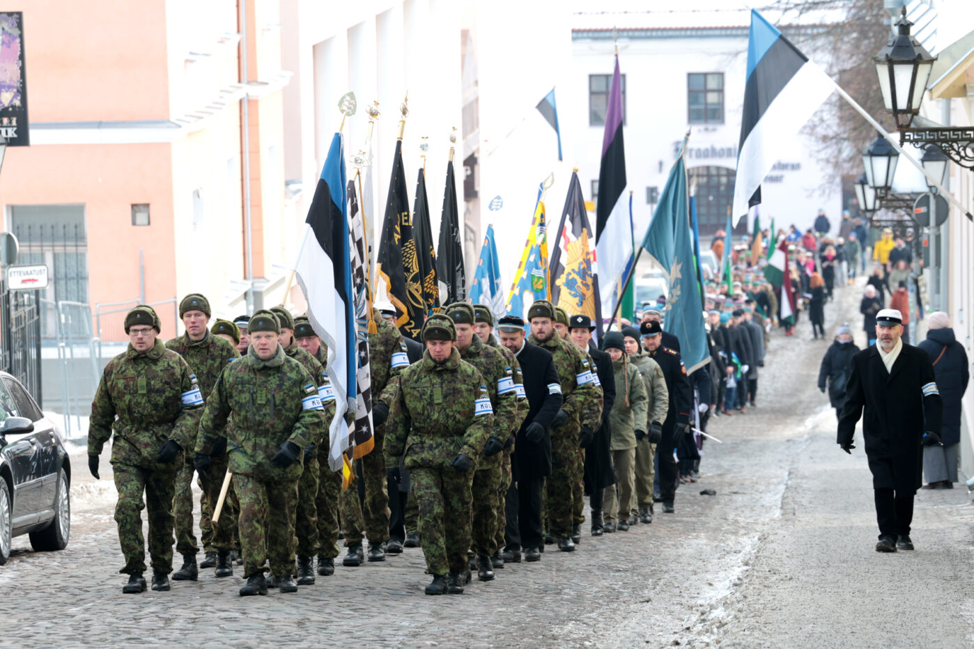 Торжественное шествие Эстонской лиги обороны (Kaitseliit) в&nbsp;честь 107-й годовщины Эстонской Республики в&nbsp;Тарту