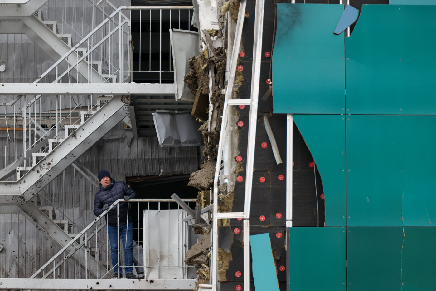 Повреждённая в&nbsp;результате обстрела стена одного из&nbsp;торговых центров в&nbsp;Белгороде