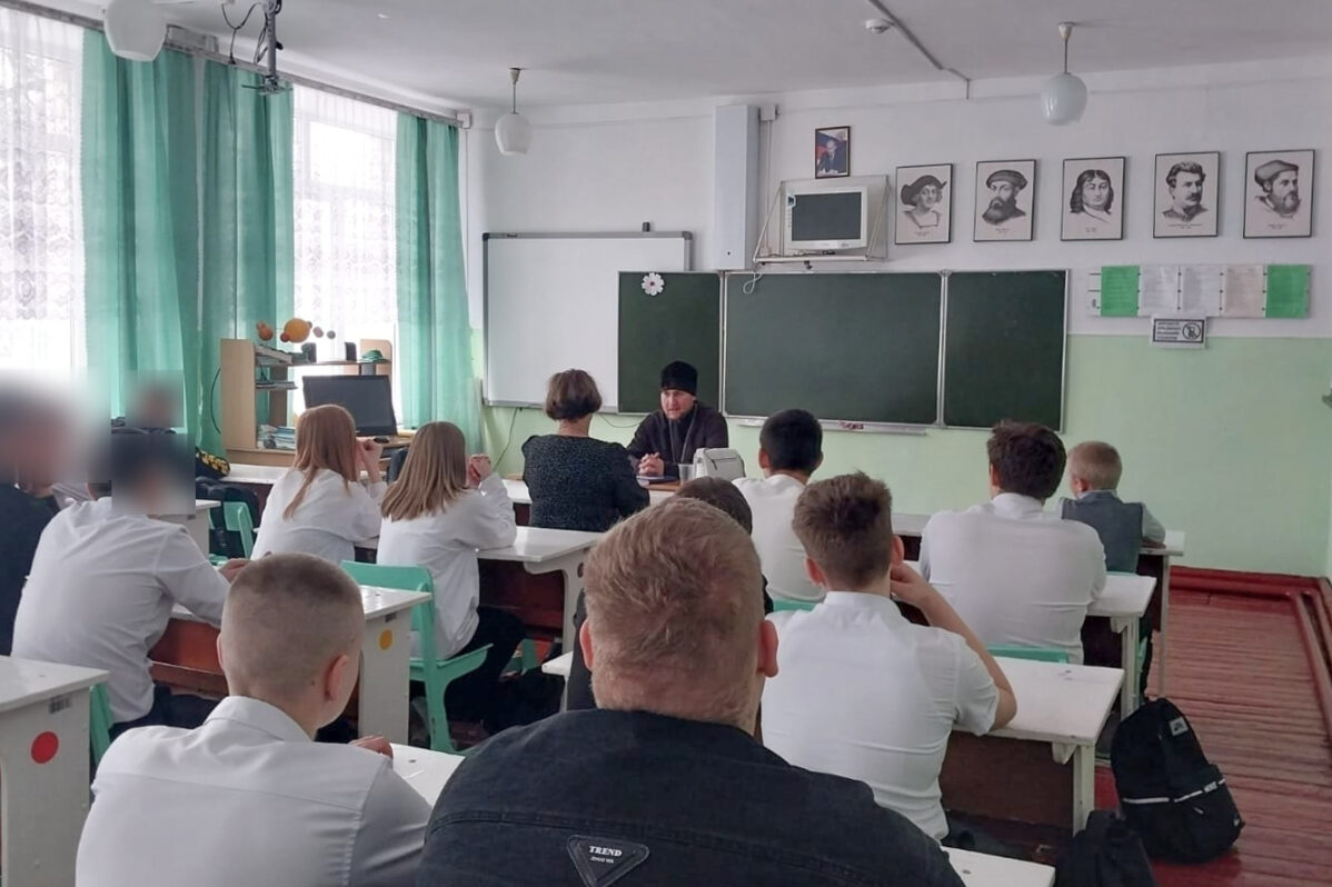 В&nbsp;школе №&nbsp;6&nbsp;в&nbsp;Ставропольском крае проводят встречу старшеклассников со&nbsp;священником