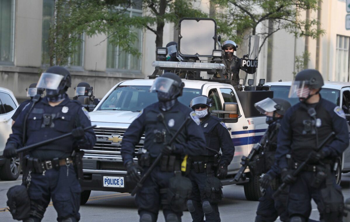 Дональд Трамп заявил об&nbsp;использовании секретного звукового оружия, «дизориентатора», при похищении Мадуро&nbsp;— что о&nbsp;нём известно