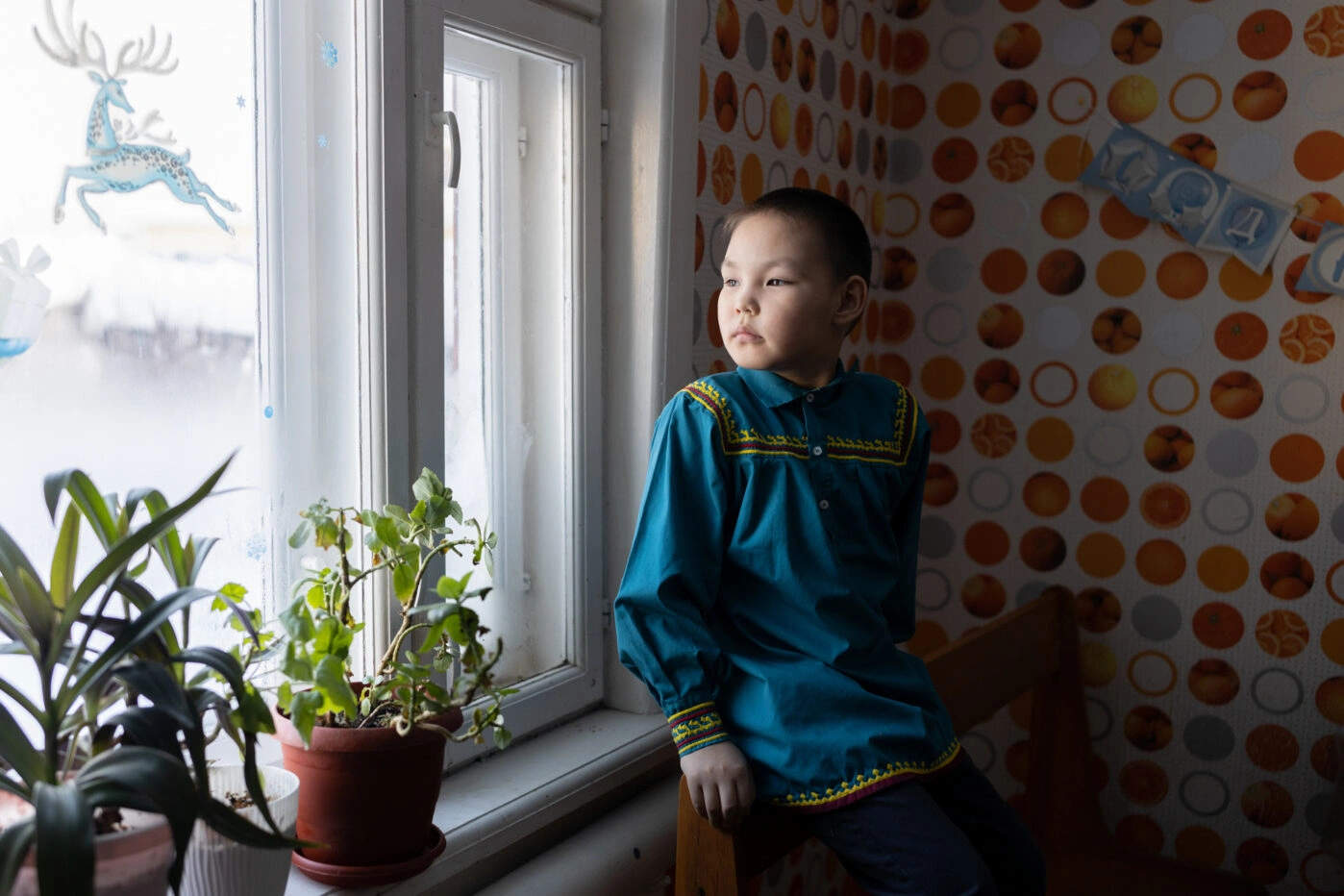 Работники этнографического музея Казыма собирают чум ко&nbsp;Дню оленевода